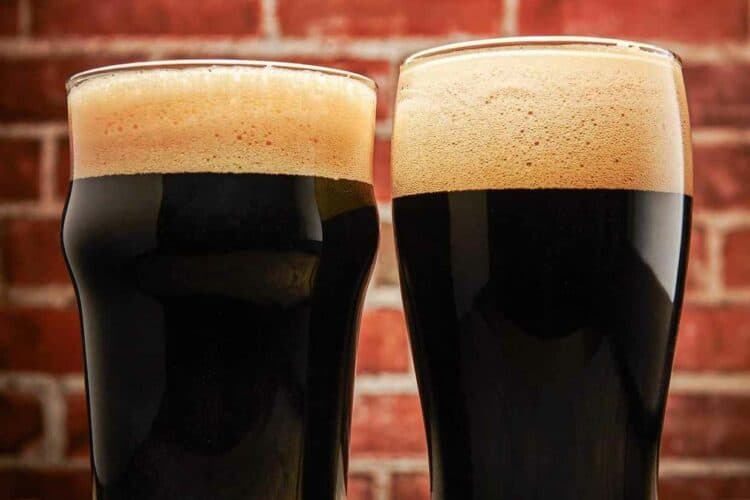 Porter Beer Guide History, Styles, Serving & Pairings
