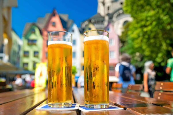 Kolsch Beer Guide: Taste, Brewing, Serving, Food Pairings