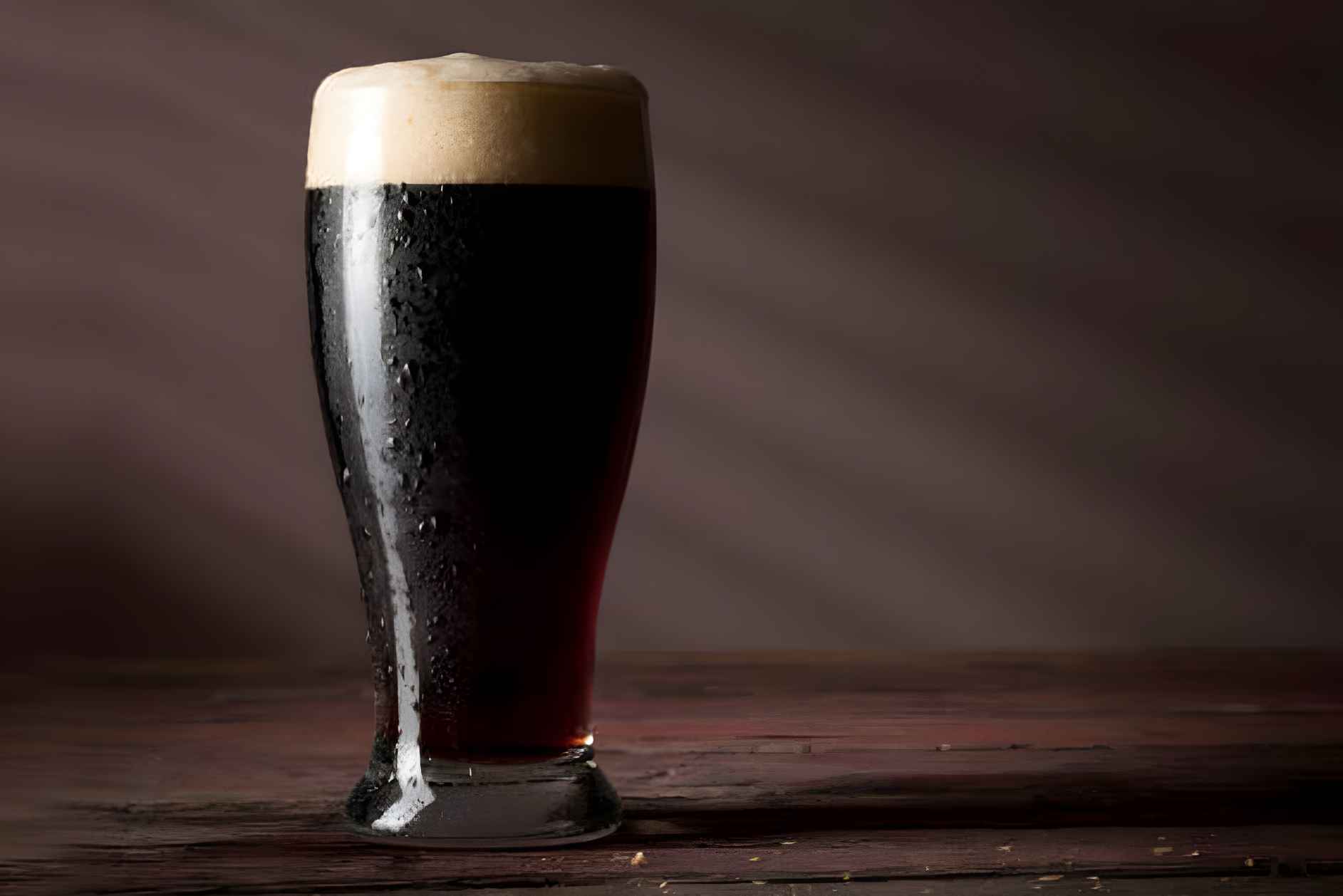 Porter Beer Guide History, Styles, Serving & Pairings