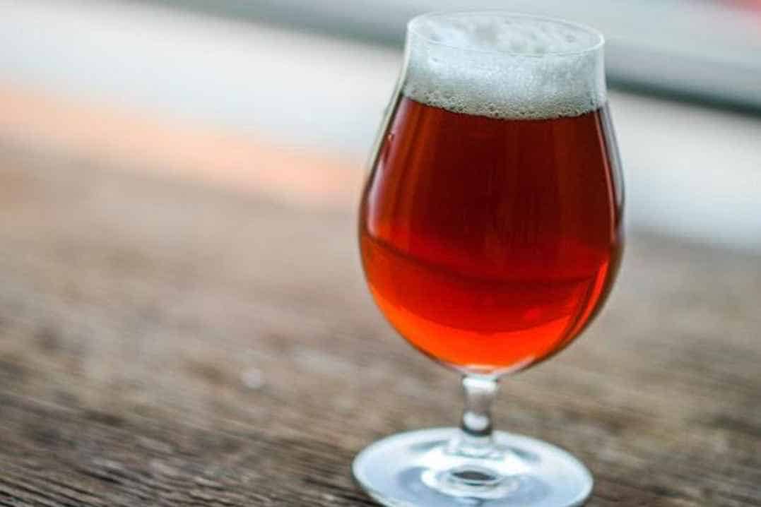 Amber Beer Guide Origin, Taste, Characteristics & Drinking Tips