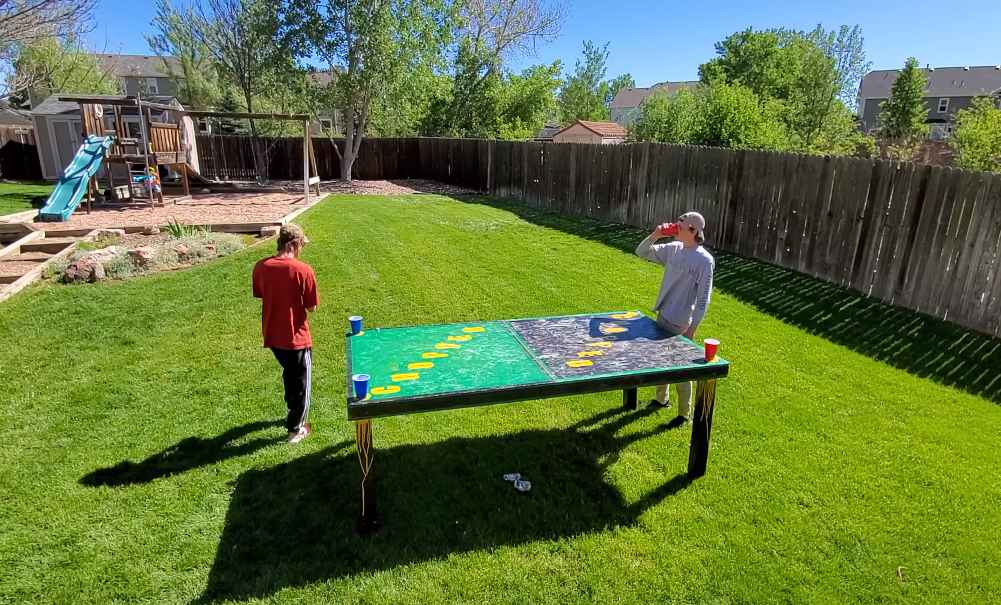 Rasta-themed Beer Die Table