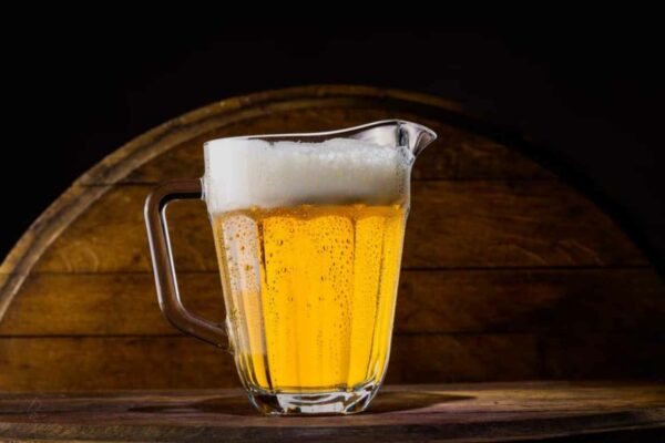 How Many Ounces are in a Pitcher of Beer? (Facts & Guide)