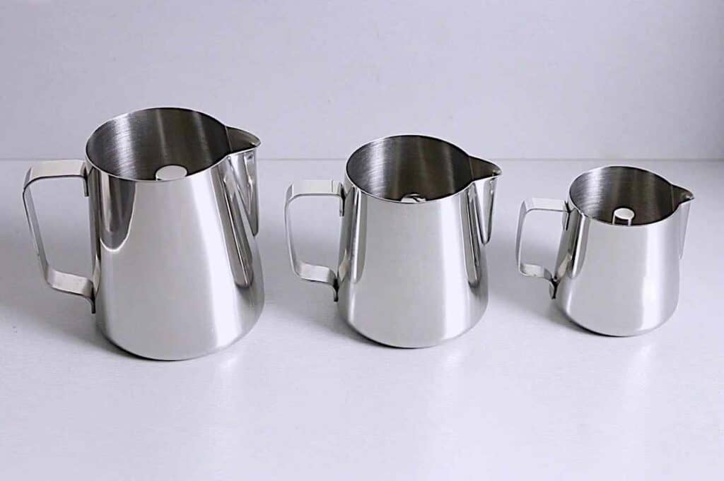 How Many Ounces are in a Pitcher of Beer? (Facts & Guide)