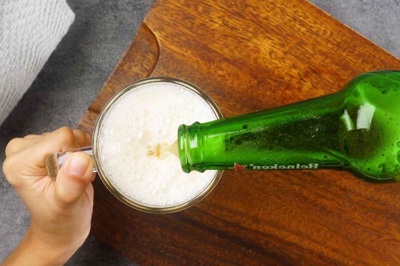 Does Beer Foam Make You Feel Bloated