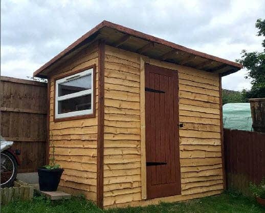 A Rustic Lean-To Pallet Shed