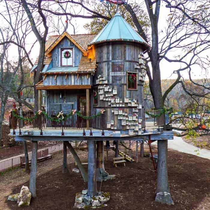Bass Pro Shop Treehouse