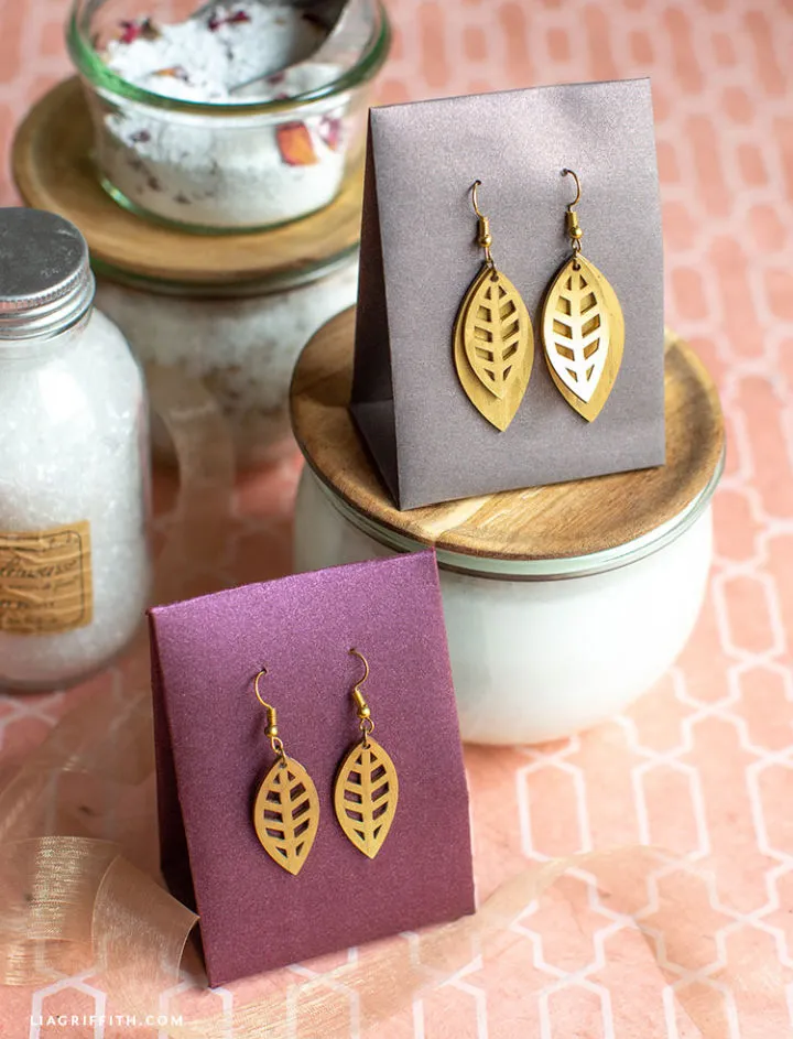 Cool Shrink Film Leaf Earrings Holder