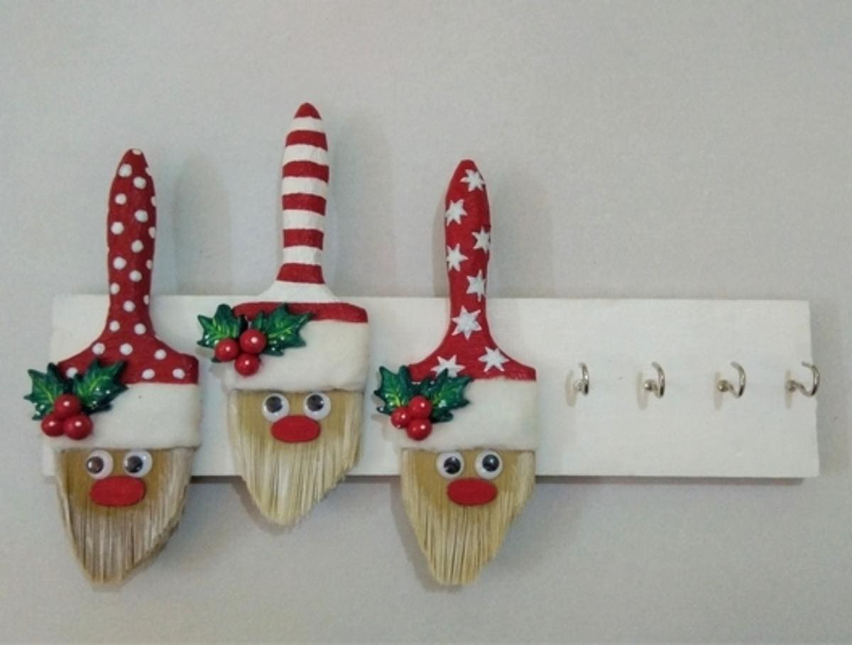Crafting a Charming Santa Key Holder