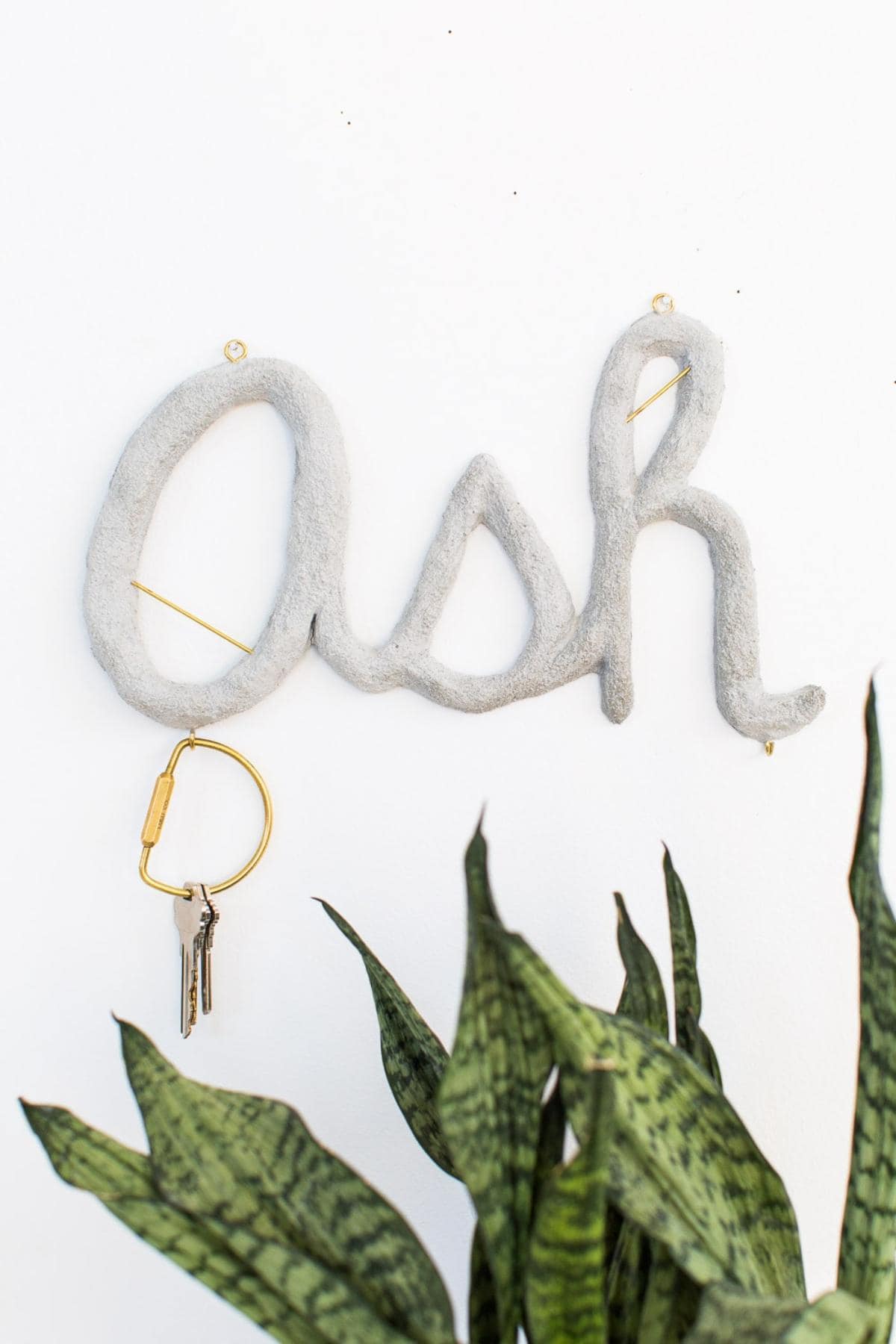 Customized Concrete Monogram Key Holder DIY