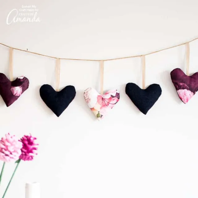 15 Creative DIY Fabric Garland Ideas For Home Decor 15-creative-diy-fabric-garland-ideas-for-home-decor