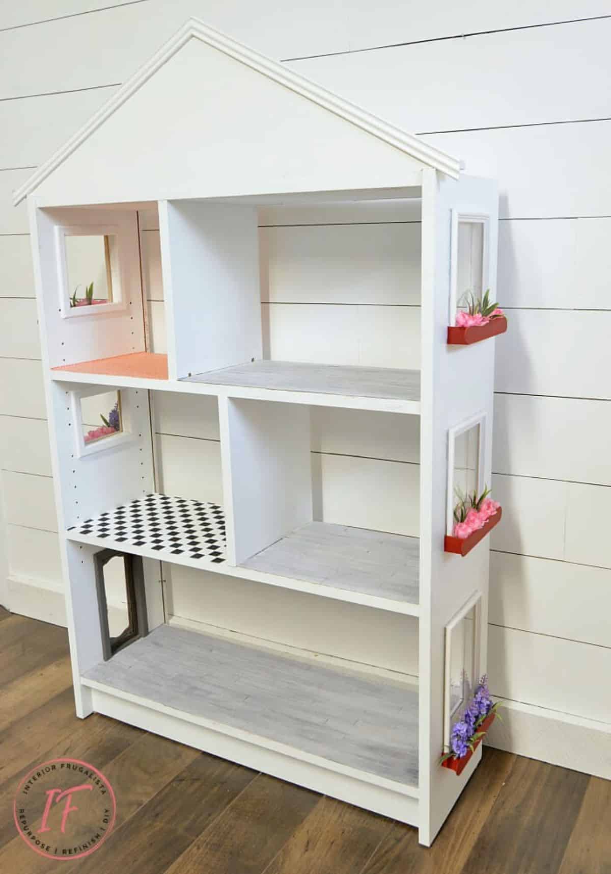 Dollhouse With Plexiglass Windows & Front Door