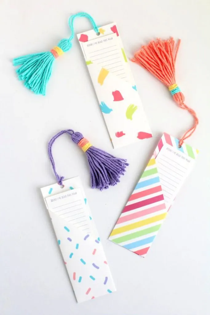 Easy DIY Bookmark With Book List Pocket
