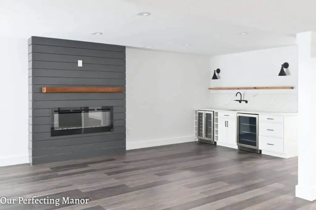 26 Innovative DIY Shiplap Fireplace Solutions for a Stylish Home