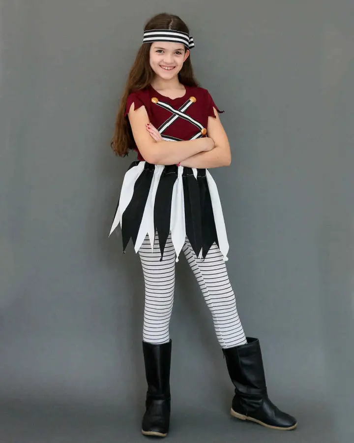 25 Fun DIY Pirate Costume Ideas For An Adventure Ready Look Halloween Pirate Costume For Teen.webp