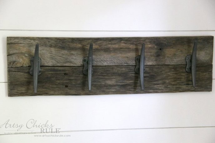 25 DIY Coat Rack Designs for Home Decor