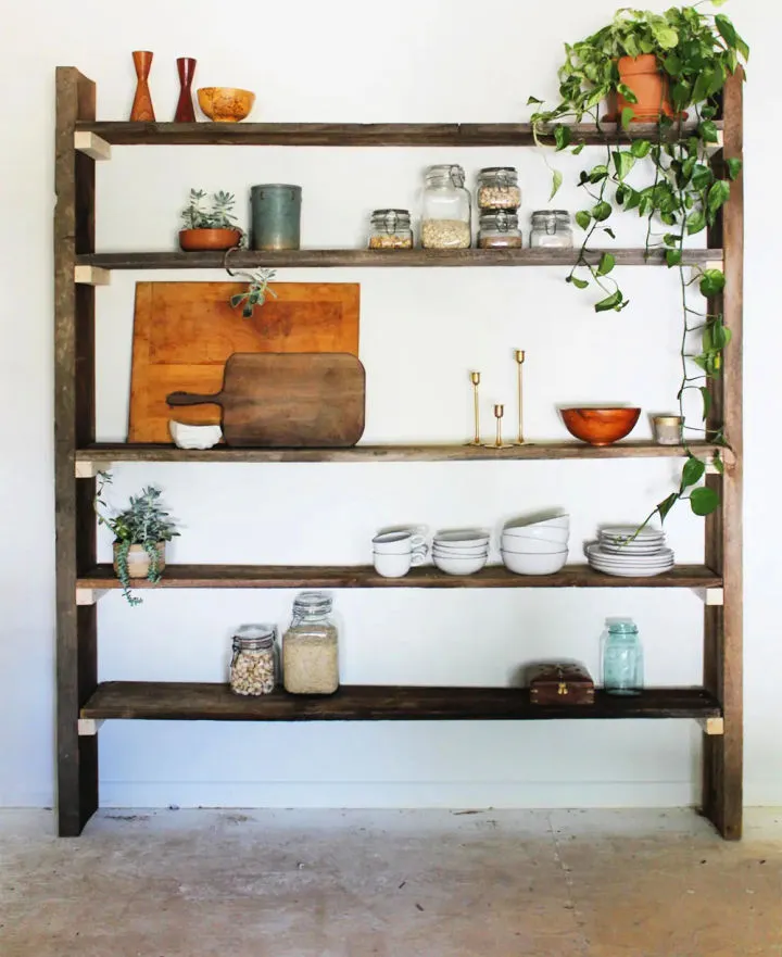 Reclaimed Wooden Bookshelf – Free Plan