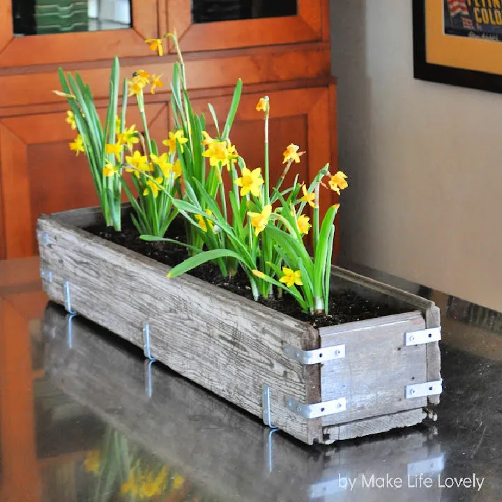 Rustic DIY Wood Planter Box