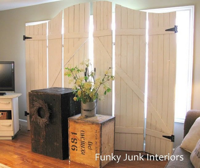Wooden Gate Window Screen