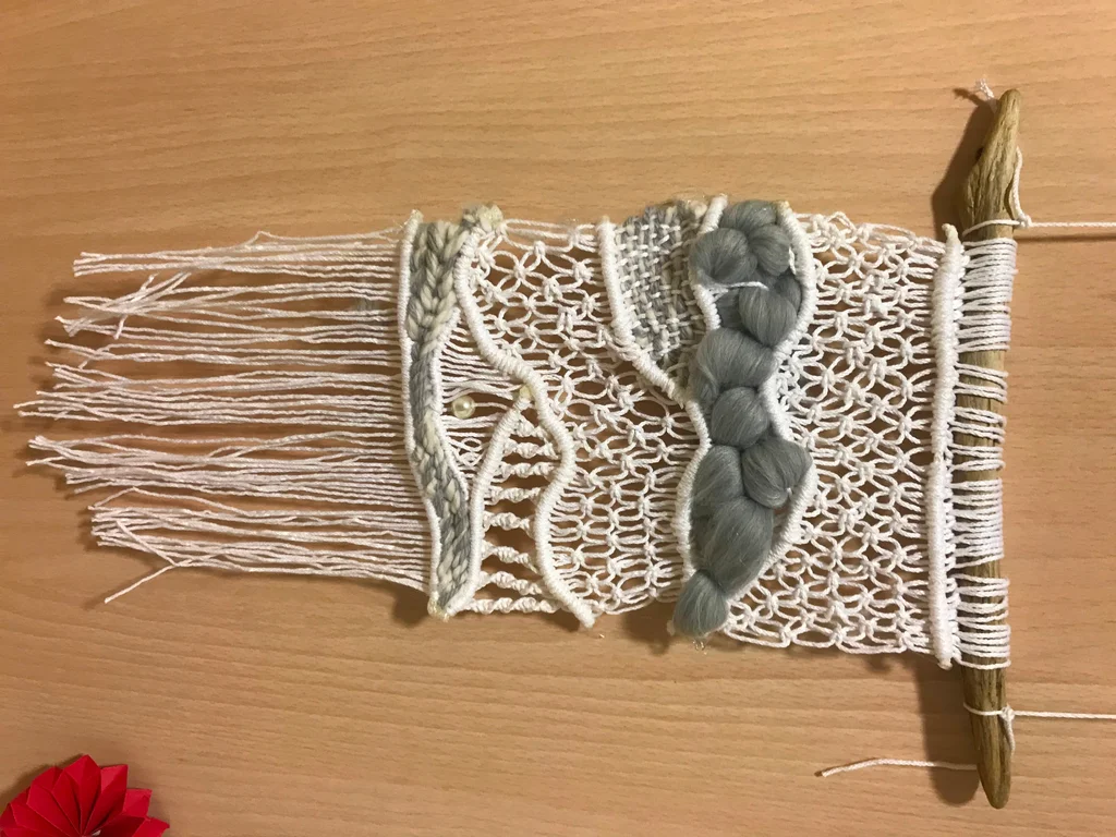 Creating your own woven-macramé wall hanging has never been easier! With step-by-step instructions, this guide takes you through the process of making a beautiful piece of art from simple supplies. Whether you're aiming for sleek lines or intricate curves, this project is all about getting creative with textures and patterns.