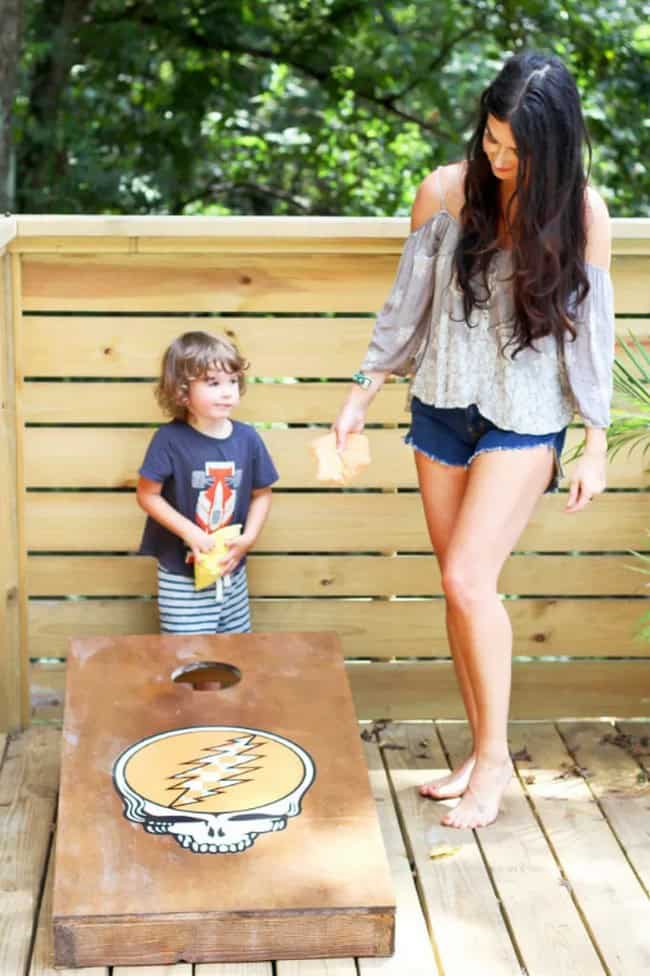 DIY Custom Cornhole Boards Idea