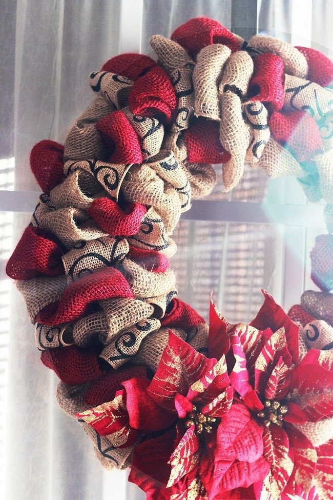 How To Make A DIY Christmas Burlap Wreath: