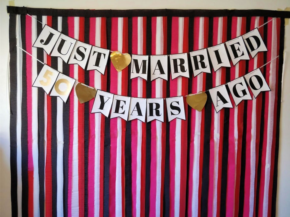 Make a Streamer Backdrop for A Photobooth