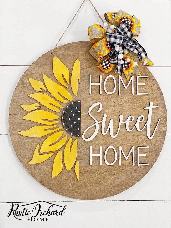 18 DIY Door Hanger Ideas for Personalizing Your Space