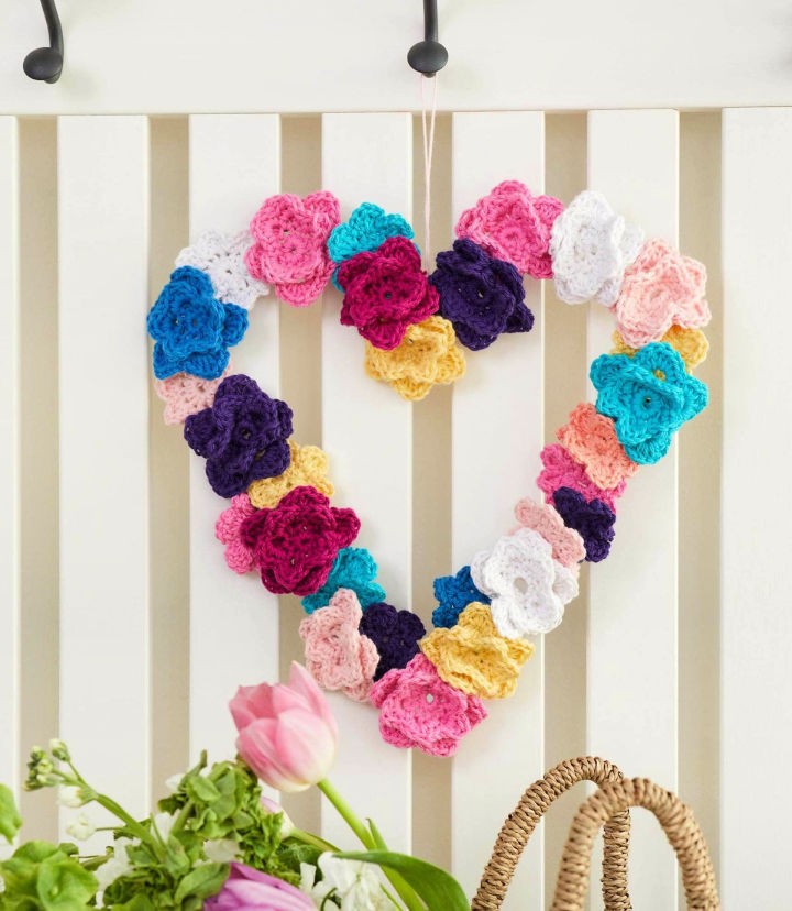 How to Crochet Heart Flower Wreath – Free Pattern
