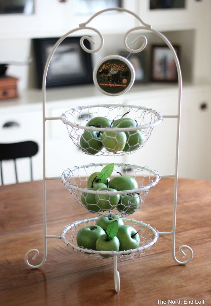 Making a Chicken Wire Plate Stand