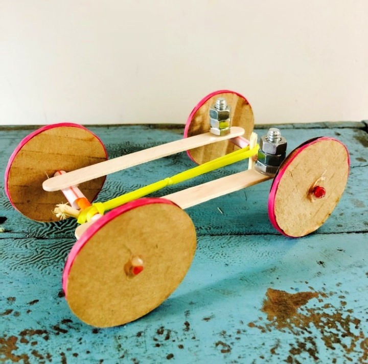 How to Make a Rubber Band Car
