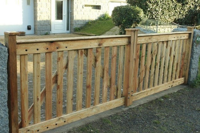 Pallet Wood Driveway Gates