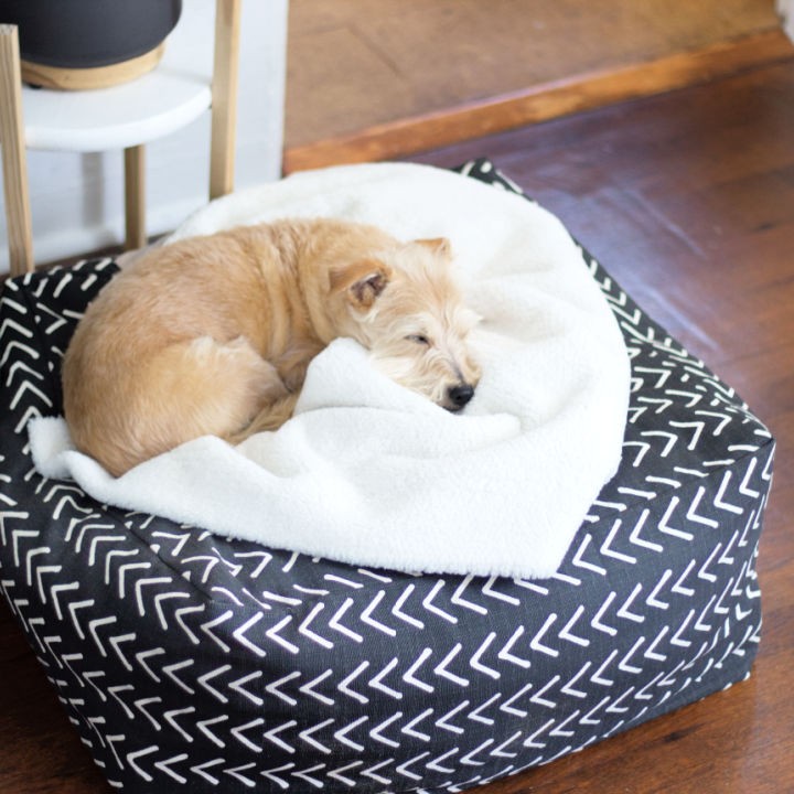 Handmade Dog Bed – Free Sewing Pattern