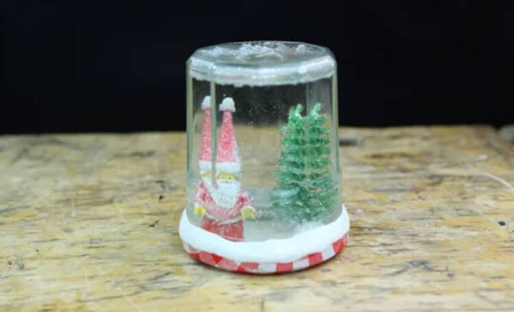 18 Creative DIY Snow Globe Designs for Festive Decor